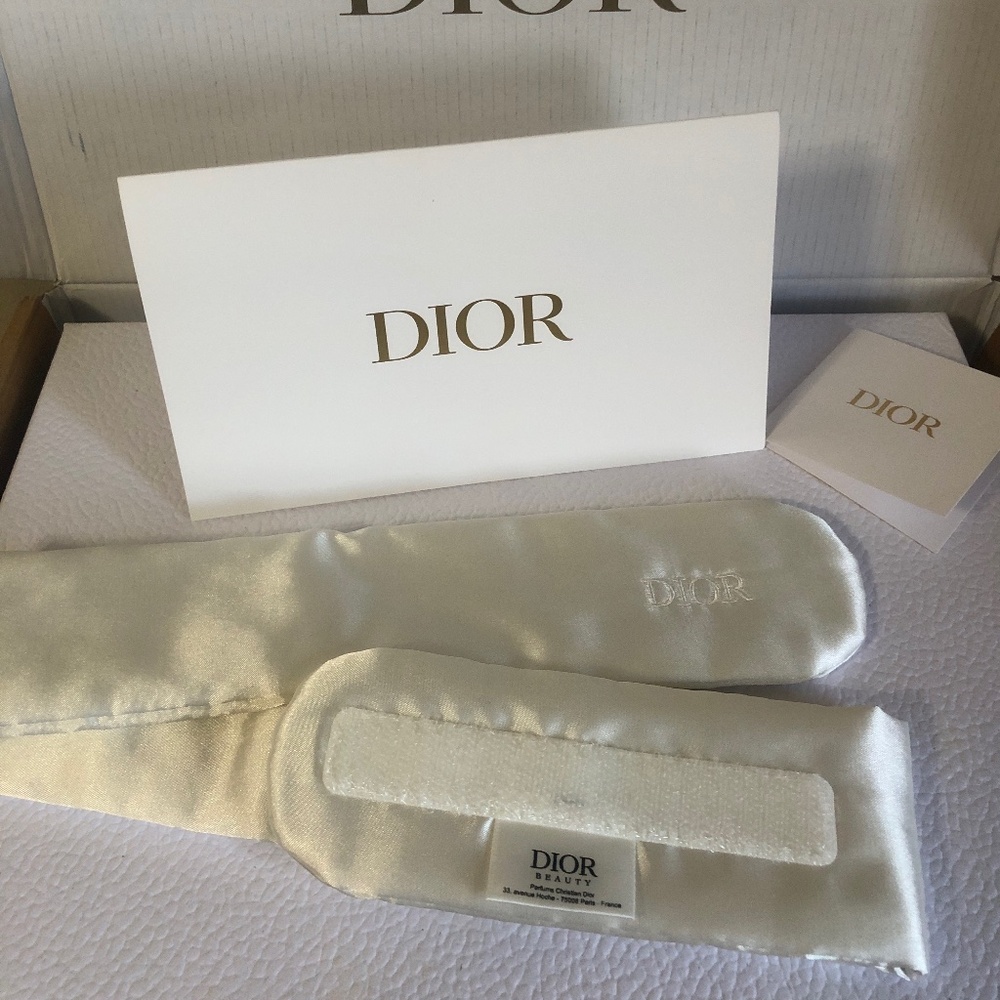 Dior White Hair Accessory